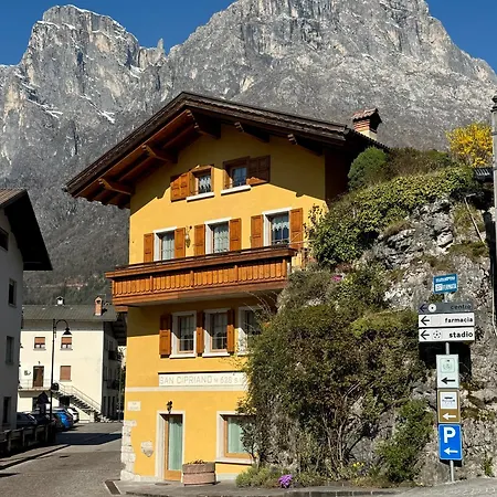 Bed and breakfast Enrosadira